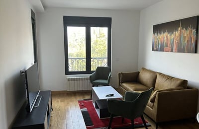 Rental of a stylish 2-room apartment, 44 m², central Belgrade, Serbia